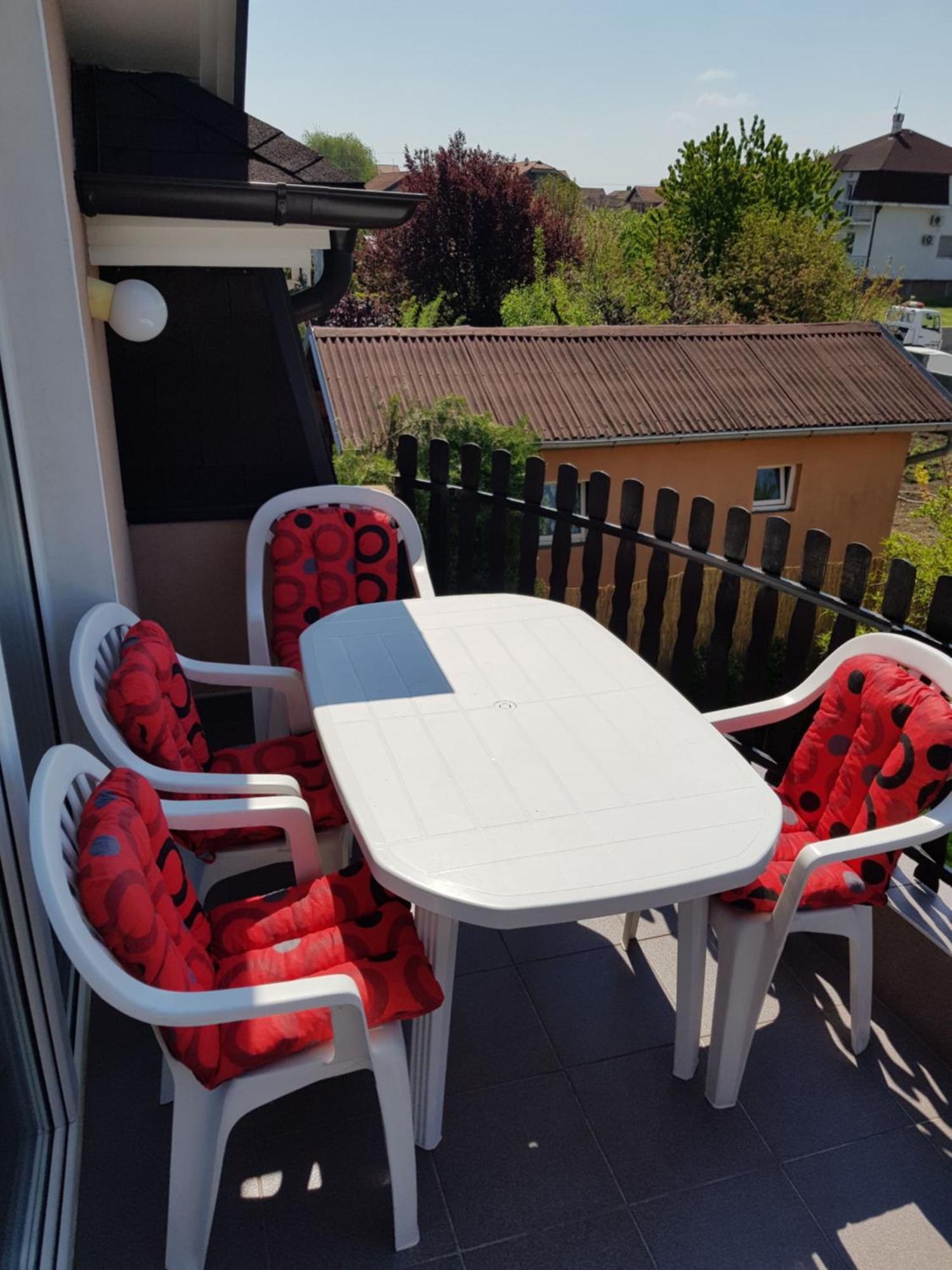 Lux Apartments With Pool Dex Zemun Polje Quarto foto